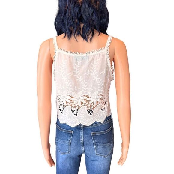 POL White Eyelet Lace Tank Top Small Cropped Boho Floral Scalloped Hem NWOT - Picture 5 of 6